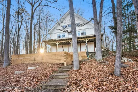 306 Timber Hill Rd, Henryville, PA 18332