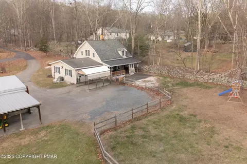 128 Fish Ln, East Stroudsburg, PA 18301