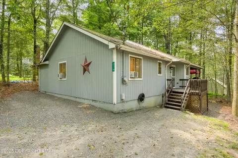 216 Muskwink Dr, Pocono Lake, PA 18347