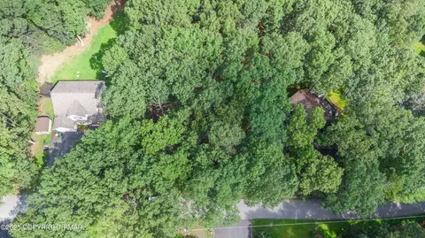 410 Sugarbush Road, Henryville, PA 18332
