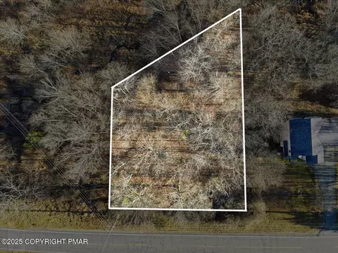 3032 Sec 3 Kirkham Rd, Bushkill, PA 18324