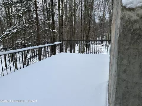 37 Gopher Gap Ln, White Haven, PA 18661 photo 3