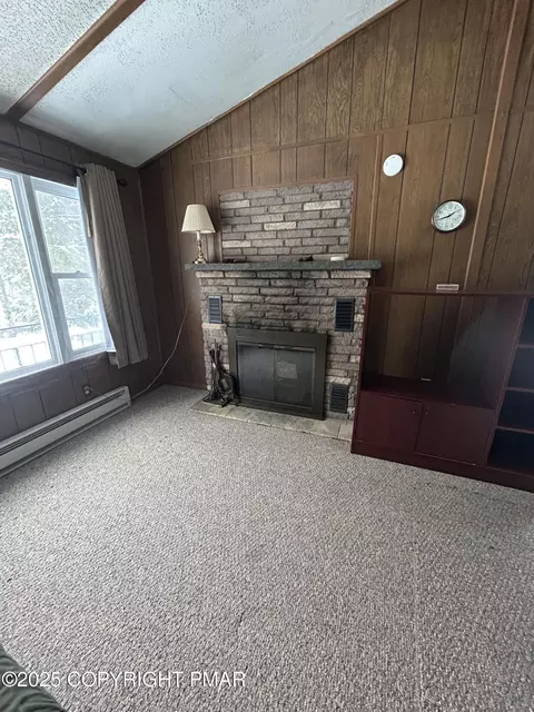 37 Gopher Gap Ln, White Haven, PA 18661 photo 4