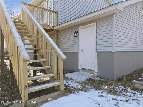 Exterior - 1397 Bear Dr, Bushkill, PA 18324 photo 7 of 8