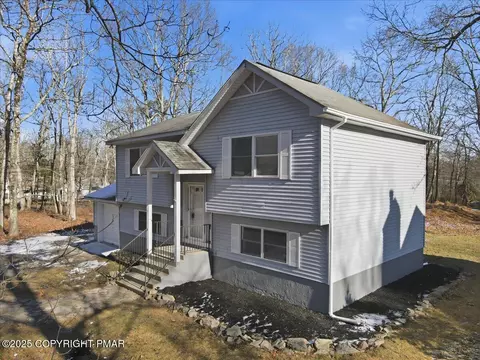 Exterior - 1397 Bear Dr, Bushkill, PA 18324 photo 2 of 8