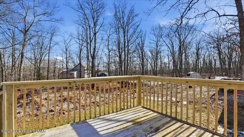 Exterior - 1397 Bear Dr, Bushkill, PA 18324 photo 5 of 8