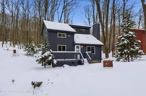 144 Owassa Dr, Pocono Lake, PA 18347