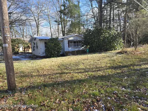 7 Fern St, Lake Harmony, PA 18624