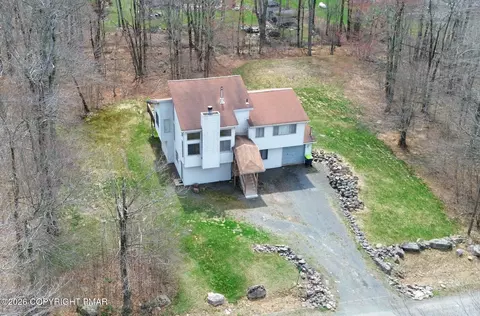 153 Thornapple Ln, Tobyhanna, PA 18466