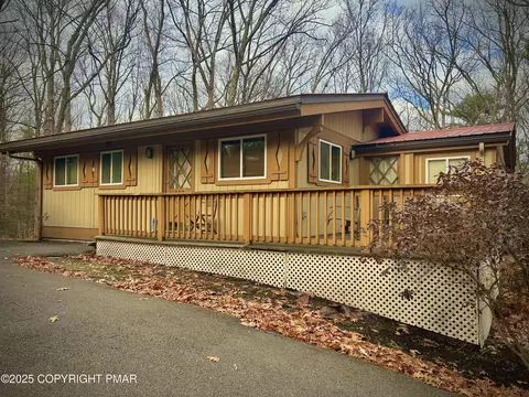 1243 Golden Slipper Rd, Bartonsville, PA 18321