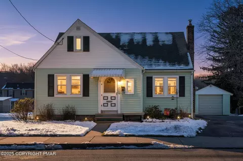 1798 Newport Ave, Northampton, PA 18067