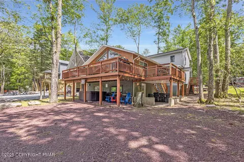 151 S Lake Dr, Lake Harmony, PA 18624