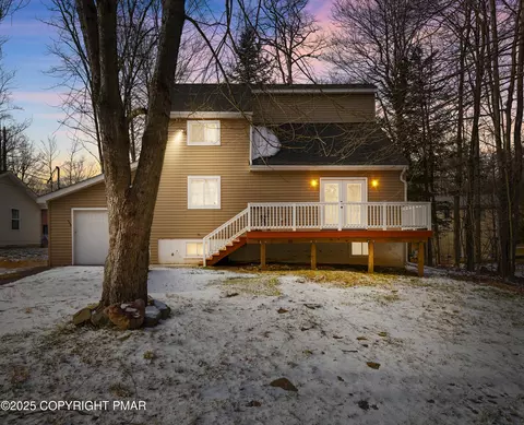 8473 Bumble Bee Way, Tobyhanna, PA 18466