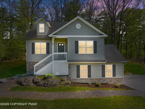 320 Reagan Dr, East Stroudsburg, PA 18301