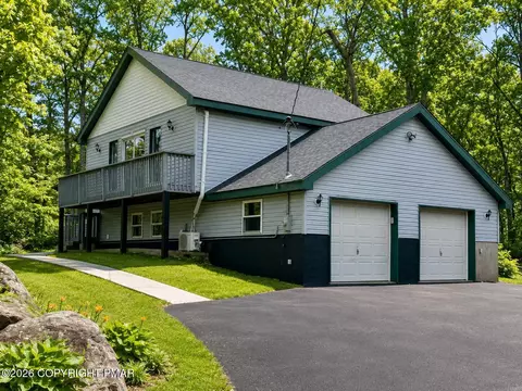 171 Flatbrook Way, Milford, PA 18337