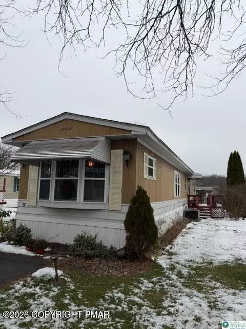 27 Powderhorn Pl, Mount Bethel, PA 18343