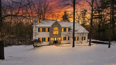 1395 Kelly Rd, Stroudsburg, PA 18360