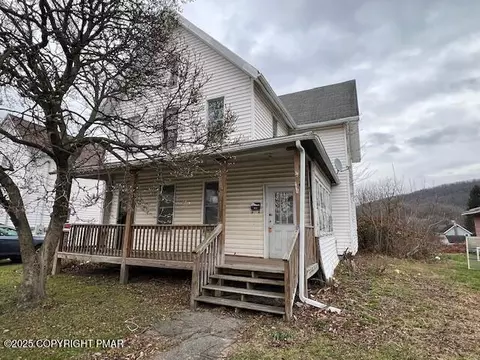 114 N Higgins Ave, Sayre, PA 18840