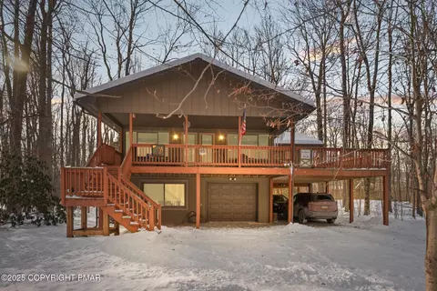 121 Tunkhannock Trl, Pocono Pines, PA 18350