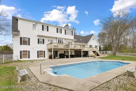 514 Highlawn Dr, East Stroudsburg, PA 18302