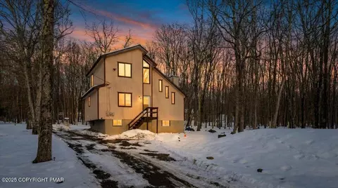 48 Buckhill Rd, Albrightsville, PA 18210