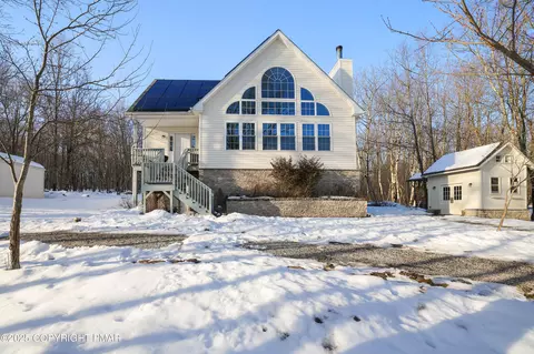 81 Blairwood Ln, Albrightsville, PA 18210