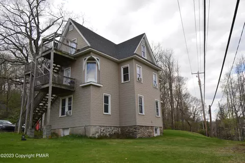 211 Trillium Way, Mount Pocono, PA 18344