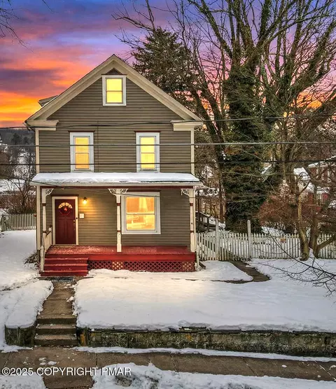 541 Barry St, Stroudsburg, PA 18360