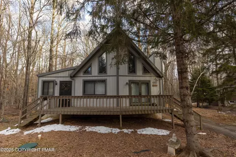 303 Cheyenne Trl, Pocono Lake, PA 18347