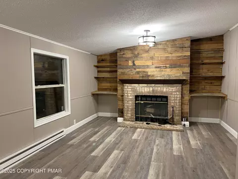 655 Long Mountain Rd, Effort, PA 18330