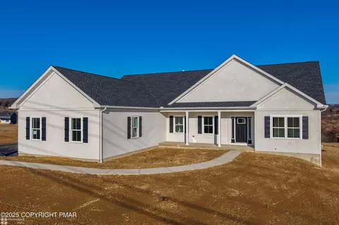 464 Long Lane Rd, Walnutport, PA 18088