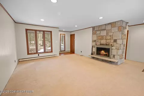 117 Outpost Way, Pocono Pines, PA 18350