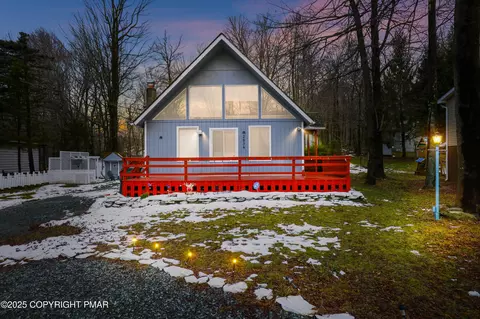 2834 Fairhaven Dr, Tobyhanna, PA 18466