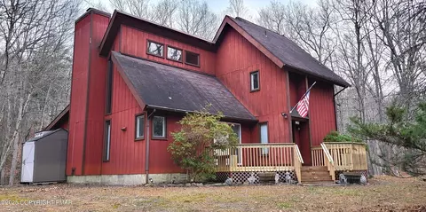 6298 Decker Rd, Bushkill, PA 18324