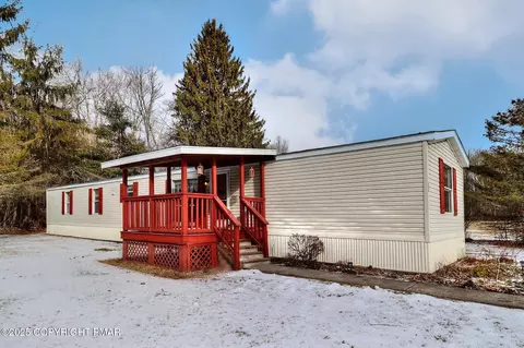 205 Oak Run Ln, Stroudsburg, PA 18360