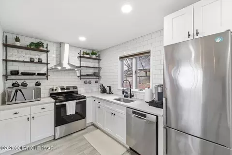 26 Middle Village Way, Tannersville, PA 18372