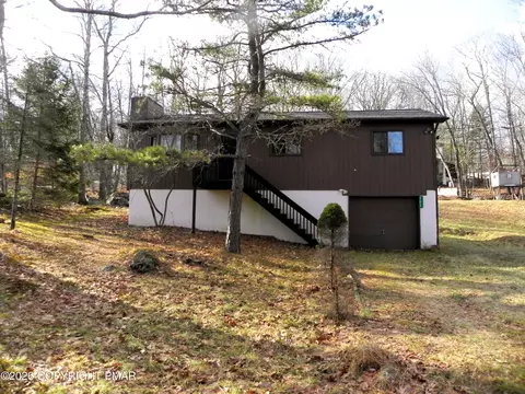 203 Chickadee Way, East Stroudsburg, PA 18302