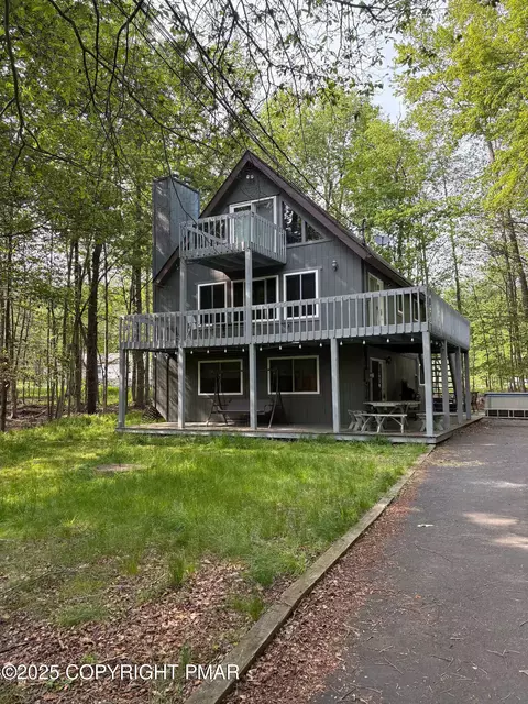 20 Laurel Ct, Clifton Township, PA 18424