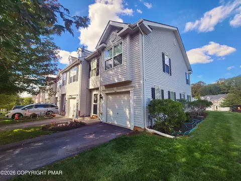 701 Trout Creek Ln, Allentown, PA 18103
