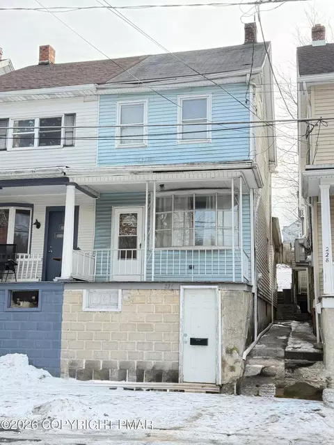 226 W Ridge St, Coaldale, PA 18218