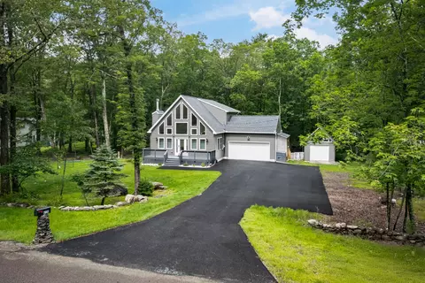 4130 Mill Creek Dr, Cresco, PA 18326
