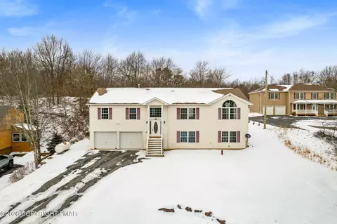 1299 Glade Dr S, Long Pond, PA 18334