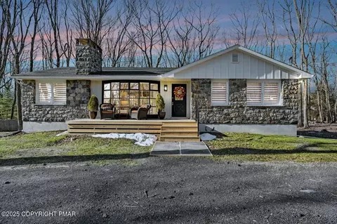 205 Winona Rd, Mount Pocono, PA 18344