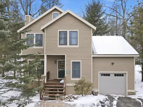 112 High Mountain Ln, Tannersville, PA 18372