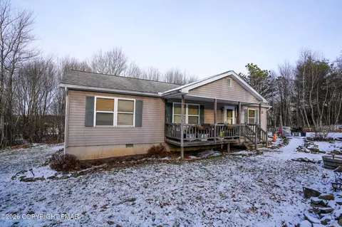 1935 Ogden Dr, Blakeslee, PA 18610