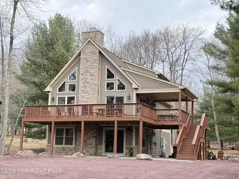 136 Pineknoll Dr, Lake Harmony, PA 18624
