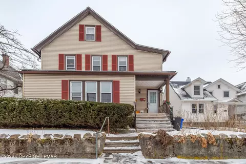 1042 Taylor Ave, Scranton, PA 18510