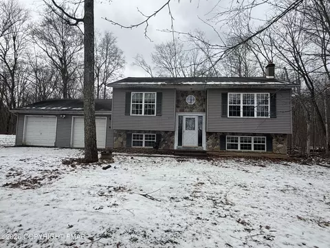 3626 Bristol Cir W, East Stroudsburg, PA 18302