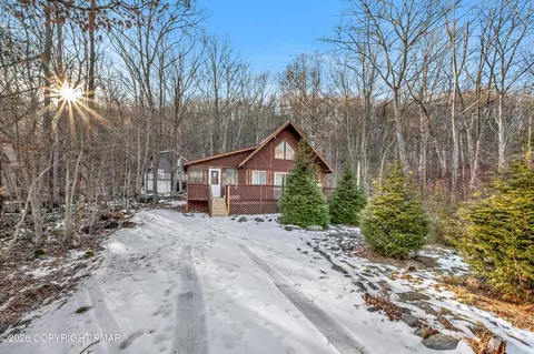 5791 Decker Rd, Bushkill, PA 18324