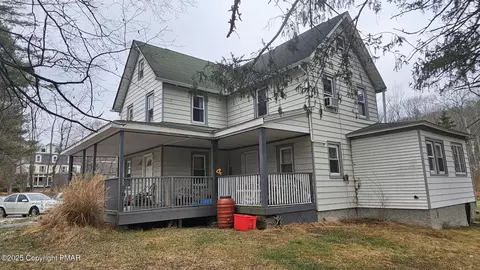 4648 Route 447 Rte N, Canadensis, PA 18325